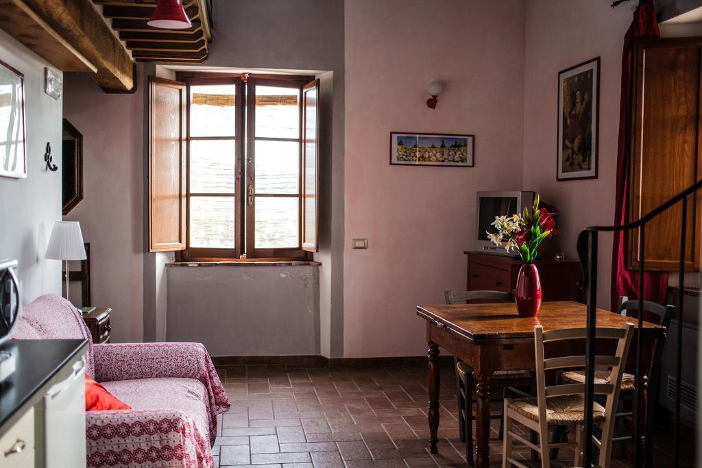 Montecastelli Pisano Fattoria San Paolo Agriturismo מראה חיצוני תמונה