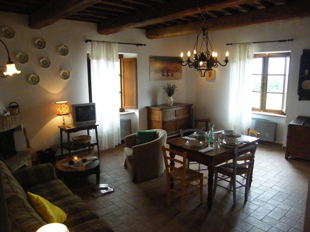 Montecastelli Pisano Fattoria San Paolo Agriturismo מראה חיצוני תמונה