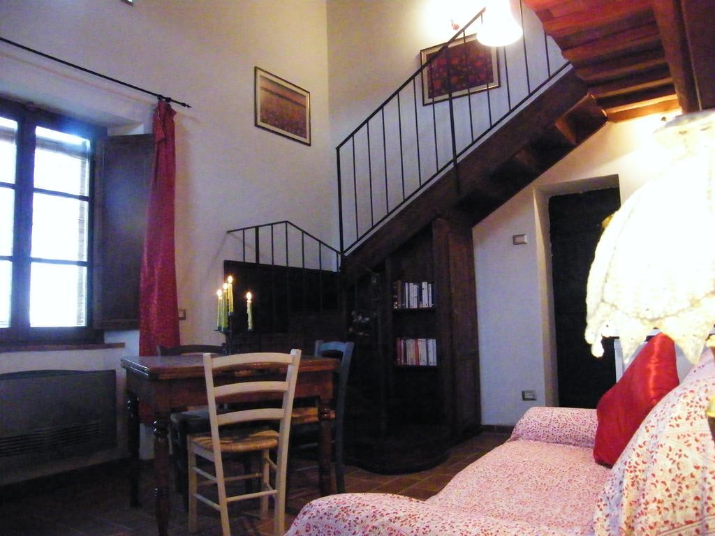 Montecastelli Pisano Fattoria San Paolo Agriturismo מראה חיצוני תמונה